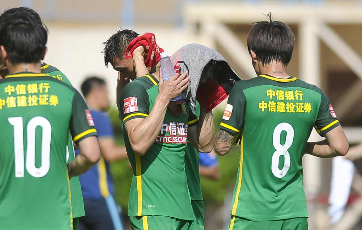 葡萄牙体育发布备战花絮,清晨远射贴柱,社区盾任务艰巨,资深球员宣示担当的简单介绍 葡萄牙体育发布备战花絮,清晨远射贴柱,社区盾任务艰巨,资深球员宣示担当的简单介绍